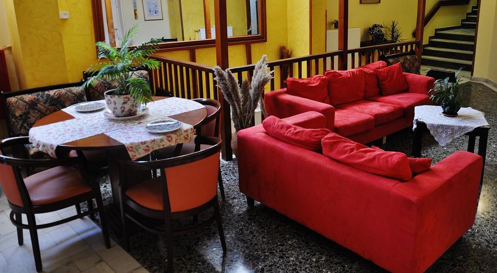 Iniohos Hotel Delphi Exterior photo